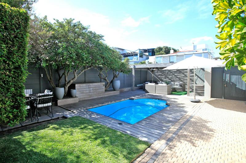 4 Bedroom Property for Sale in Bloubergstrand Western Cape